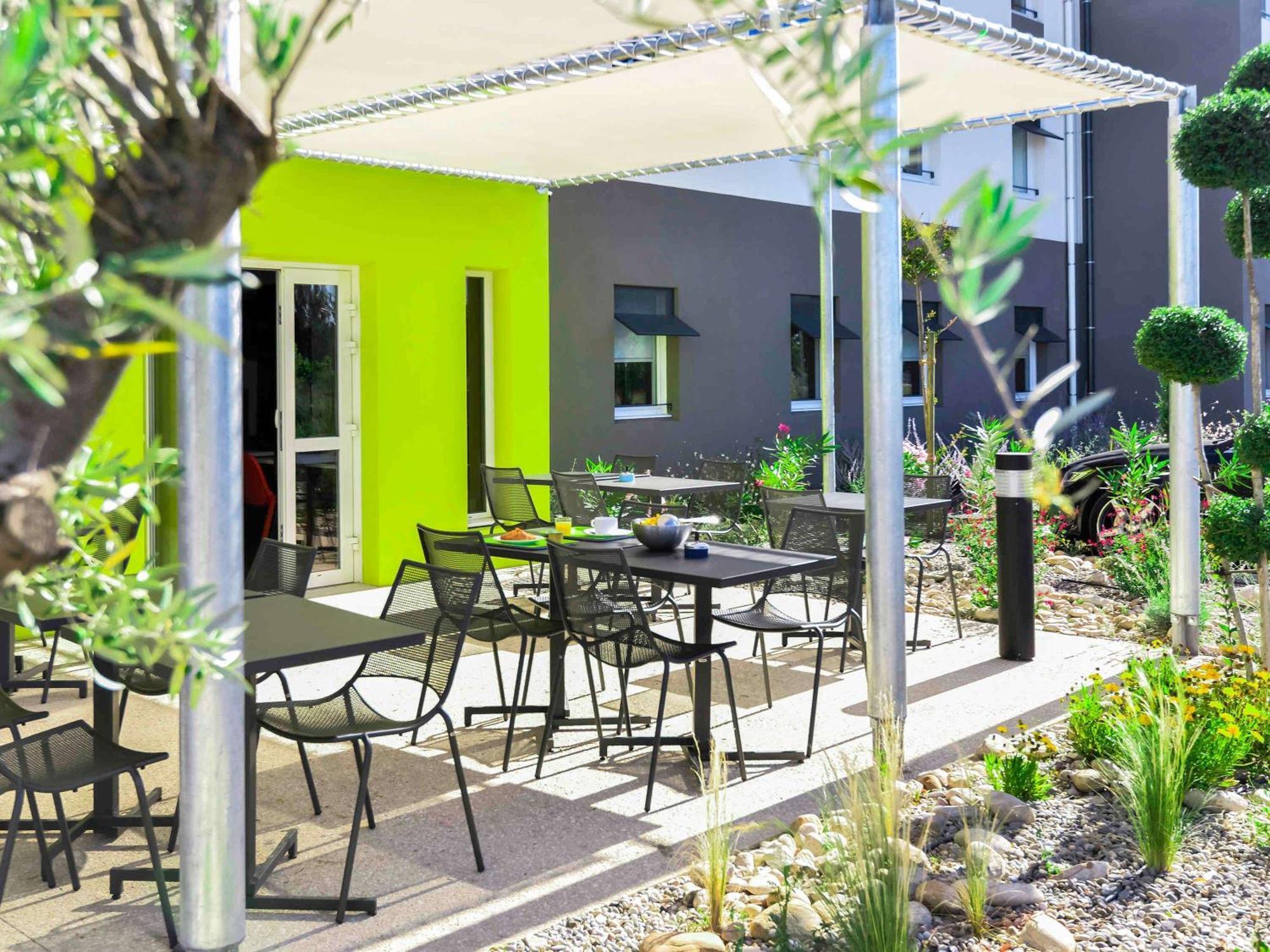 Ibis Budget Porte De Camargue Saint-Martin-de-Crau Εξωτερικό φωτογραφία