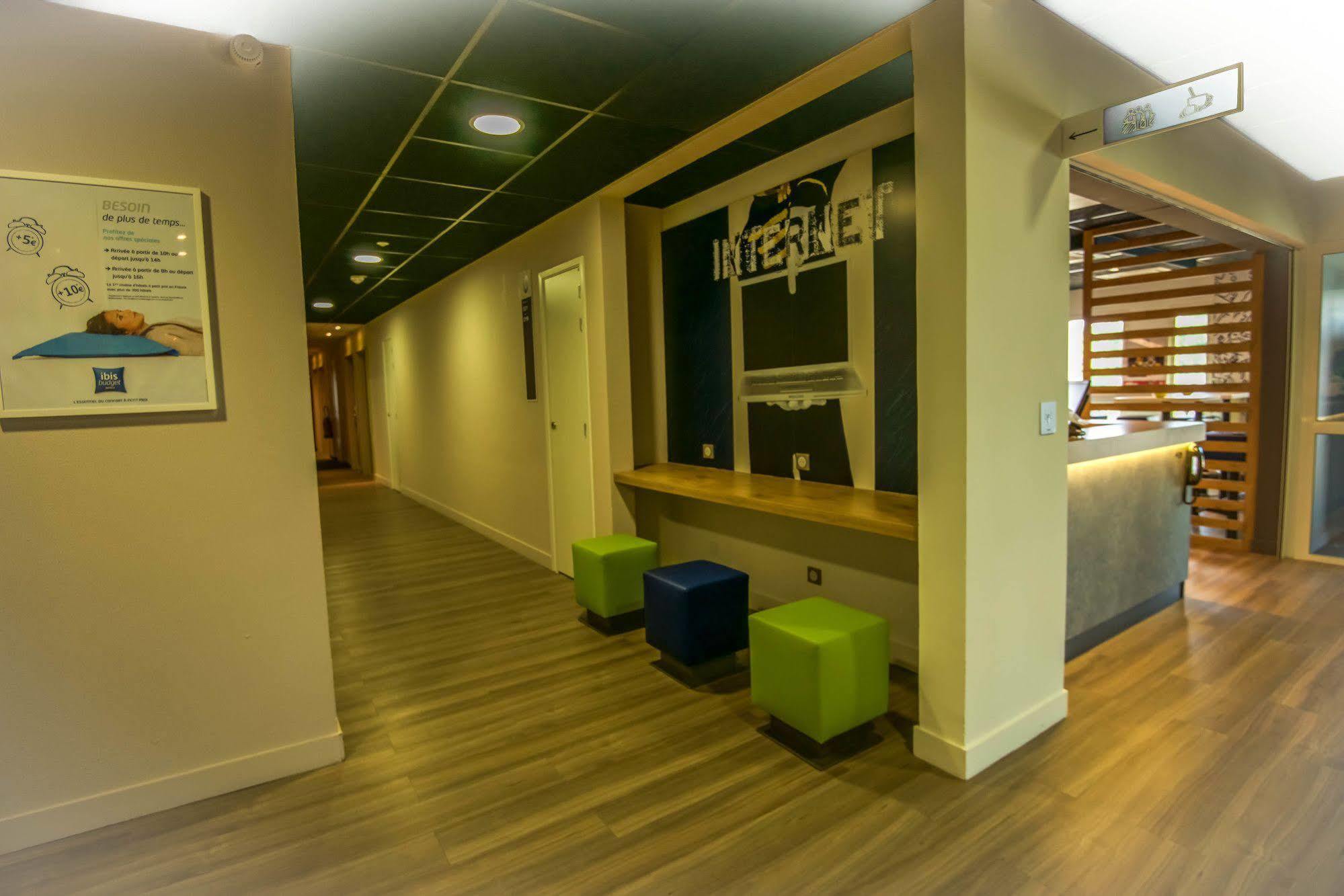 Ibis Budget Porte De Camargue Saint-Martin-de-Crau Εξωτερικό φωτογραφία