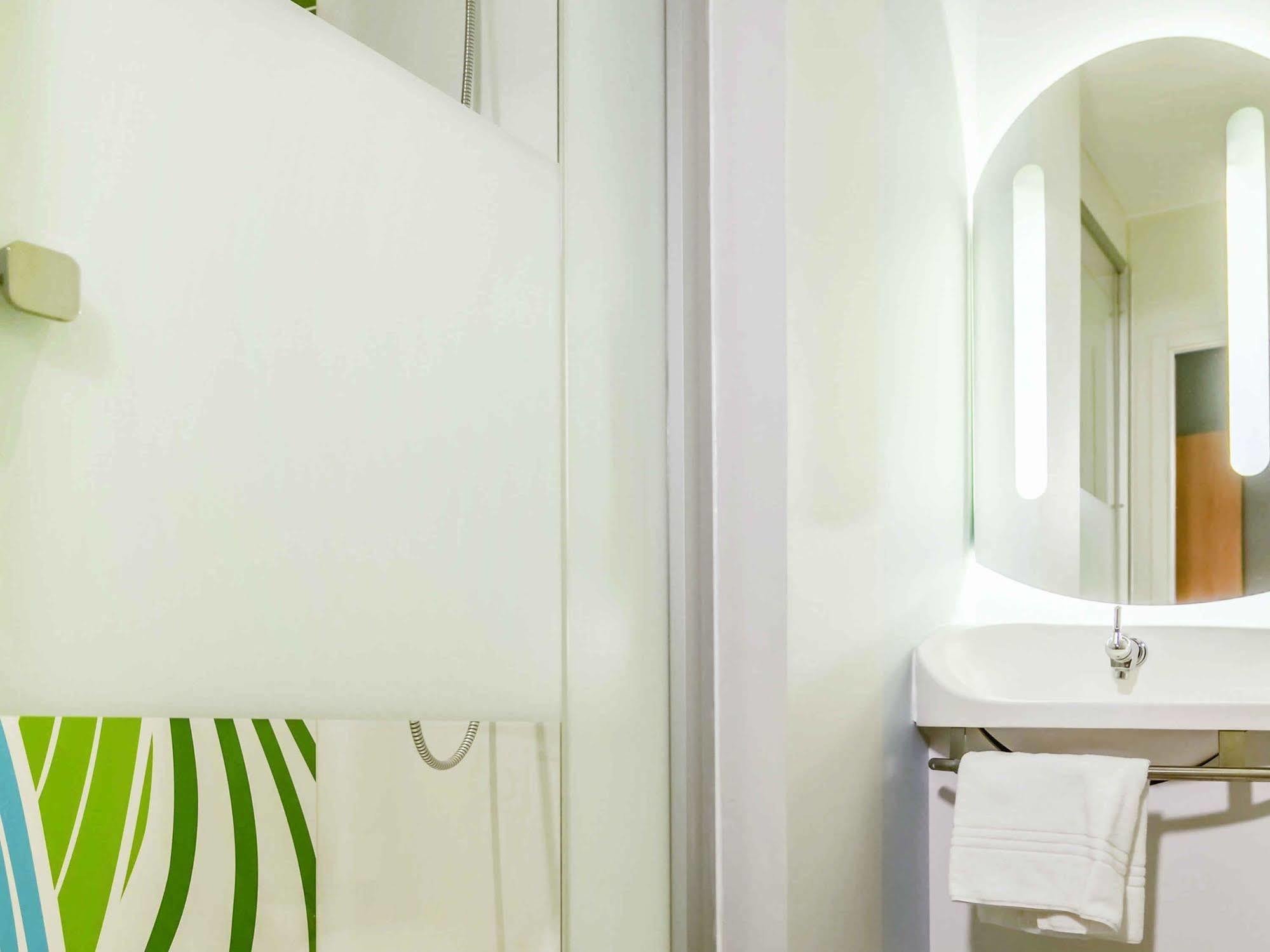 Ibis Budget Porte De Camargue Saint-Martin-de-Crau Εξωτερικό φωτογραφία